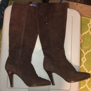 Size 9 women’s suede Cole haan boots